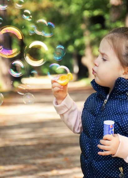 erfahren sie mehr über den schutz von kindern, seine bedeutung und effektive maßnahmen zur sicherstellung der sicherheit und des wohlergehens von minderjährigen in unserer modernen gesellschaft.