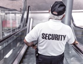 erfahren sie, wie sie die sicherheit ihres kindes durch bewährte tipps, produkte und strategien erhöhen können. schützen sie ihre kleinen in jedem lebensbereich.