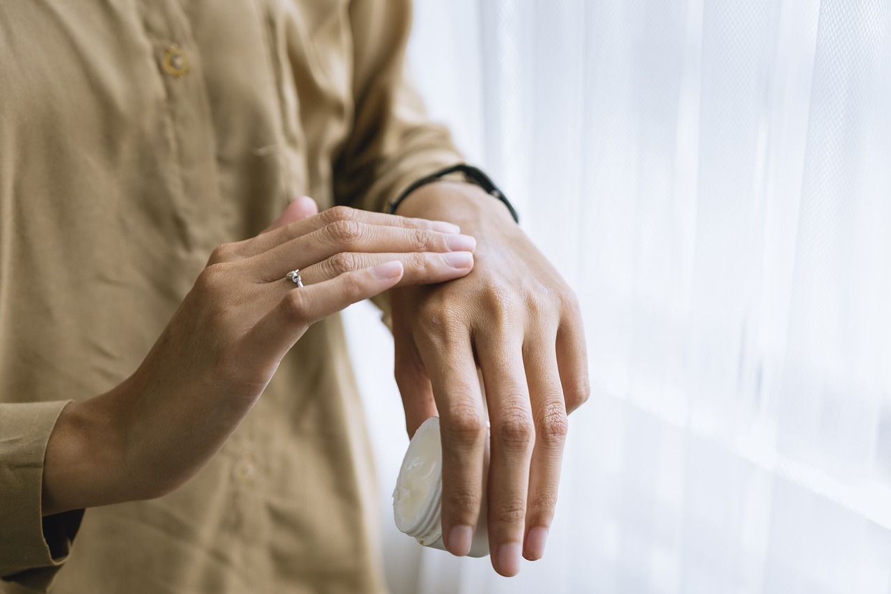 entdecken sie unsere umfangreiche auswahl an pflegeprodukten für ihre persönliche wohlfühlroutine. von hautpflege über haarpflege bis hin zu körperpflege – alles, was sie für ein strahlendes aussehen benötigen.